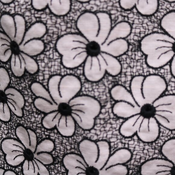 Harold's Pale Pink W Embroidered Black Flowers Sheer Trim Pencil Skirt Sz 4 - Picture 3 of 5